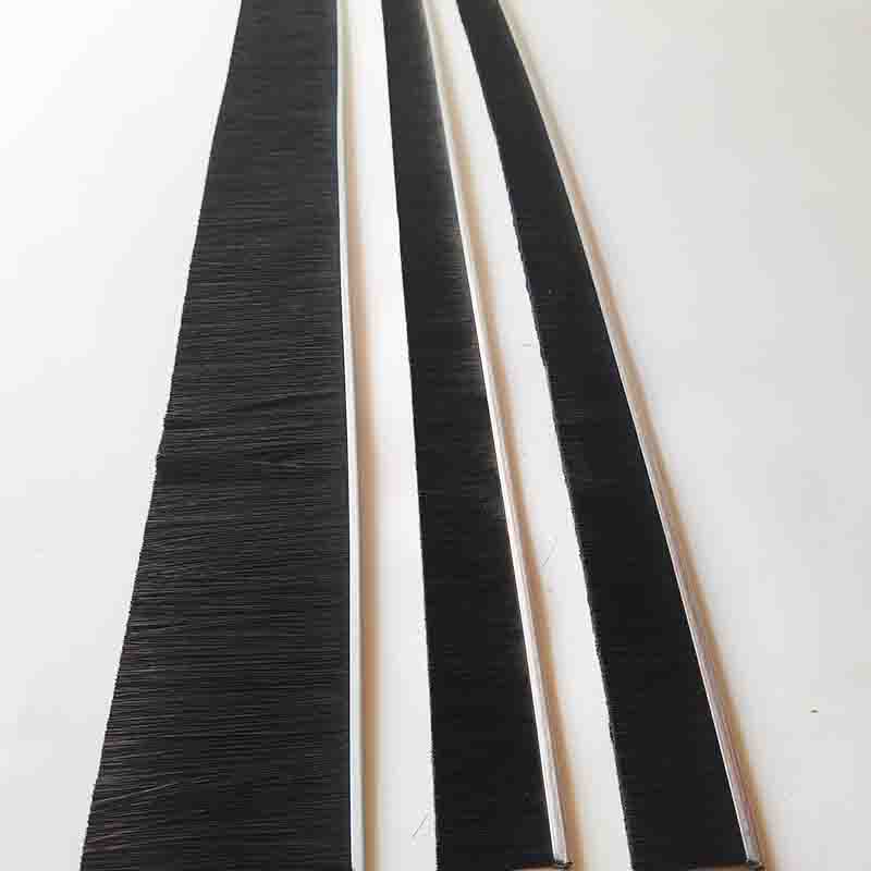 Black Strip Brush