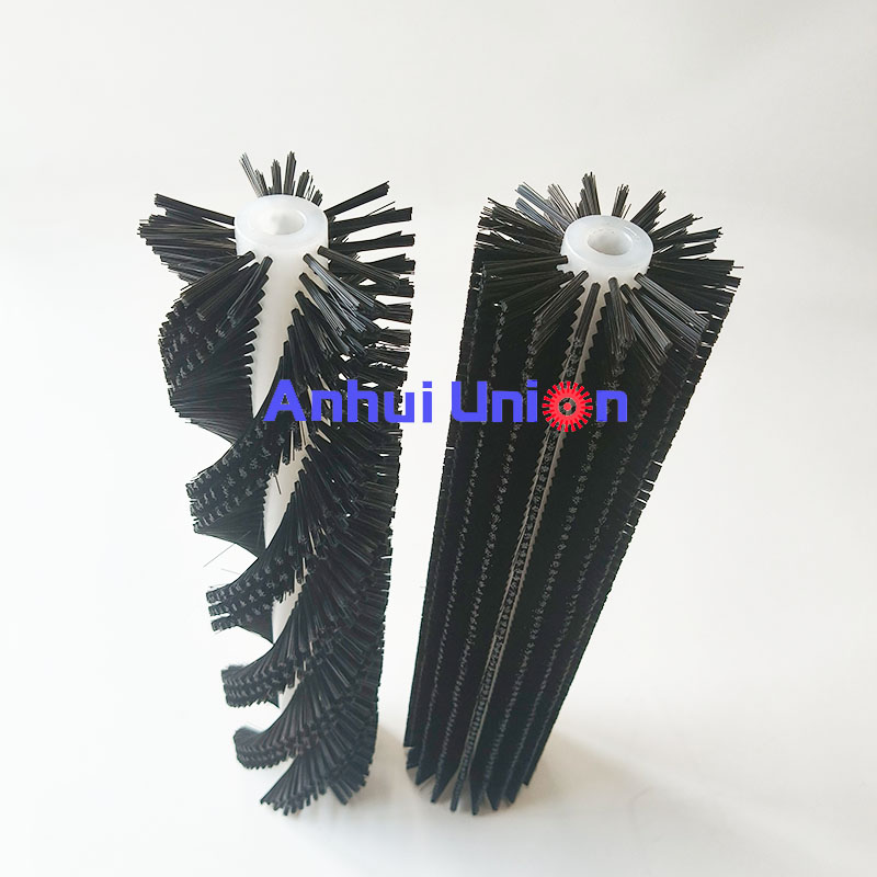 Tufted Cylinder Brushes